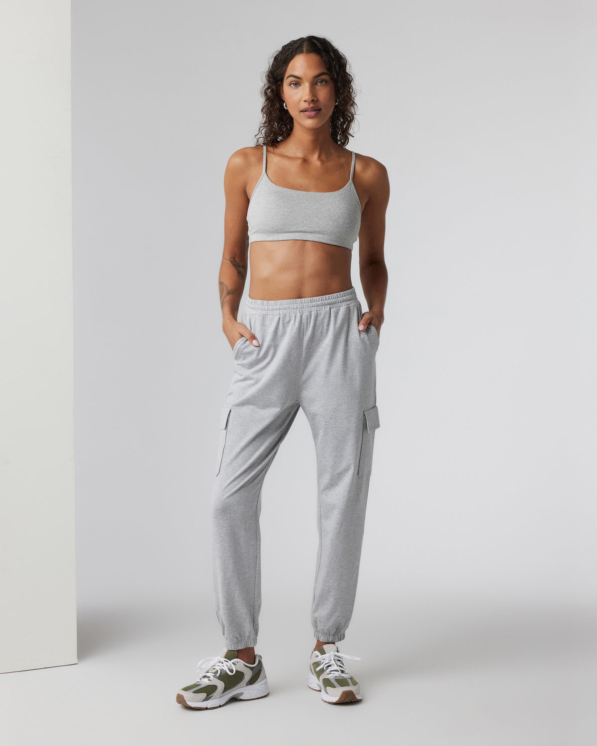 Women Vuori Boyfriend Cargo Sweatpant Pale Grey Heather