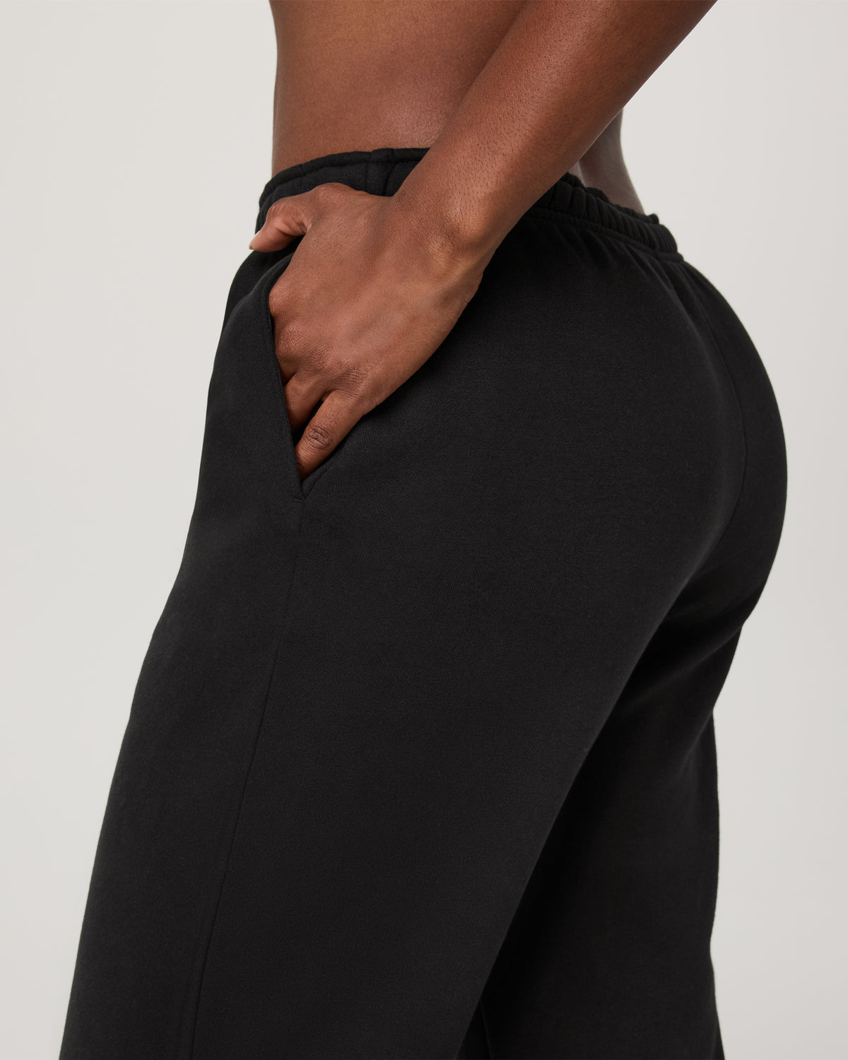 Women Vuori Women's Restore Classic Sweatpant - Short Washed Black
