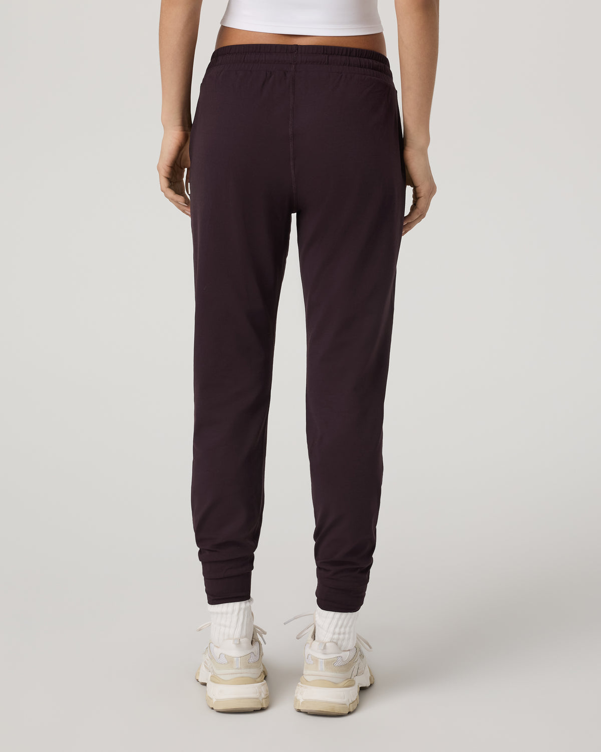 Women Vuori Performance Jogger - Long Women's Raisin Joggers
