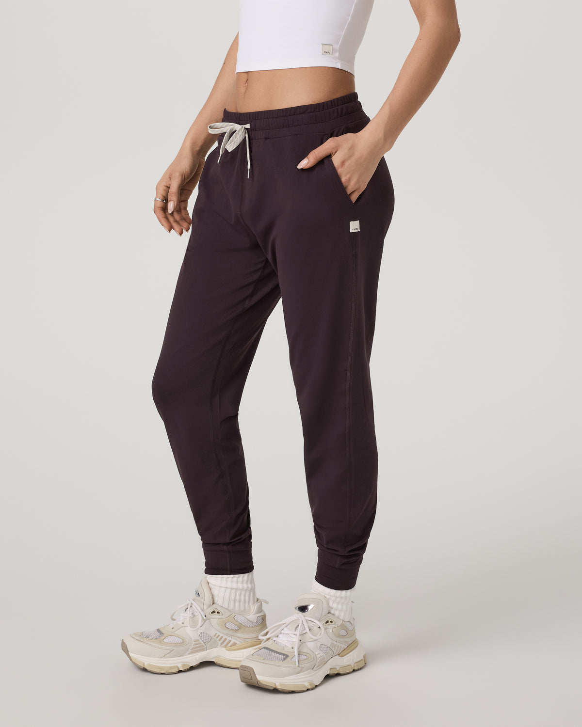 Women Vuori Performance Jogger - Long Women's Raisin Joggers