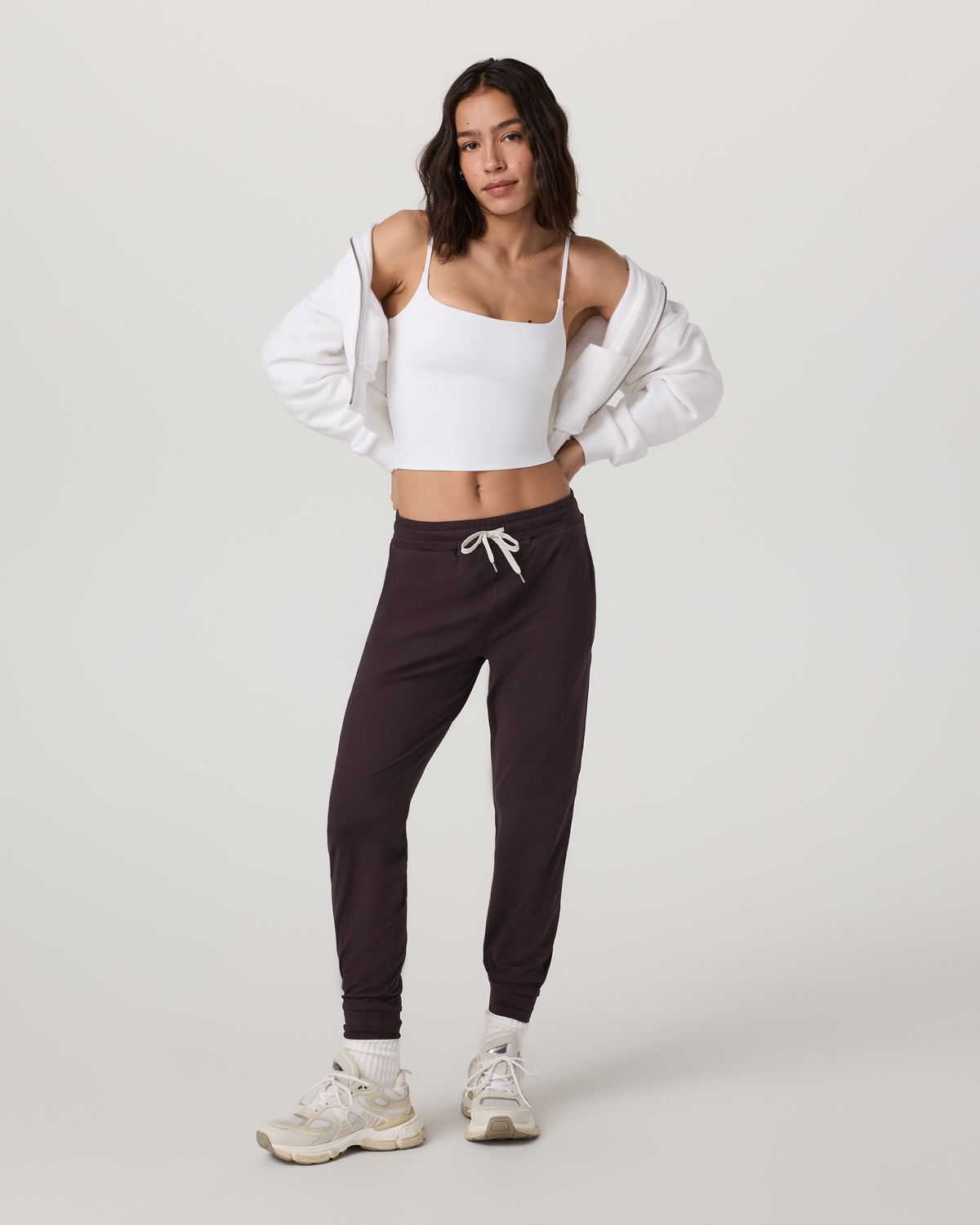 Women Vuori Performance Jogger - Long Women's Raisin Joggers