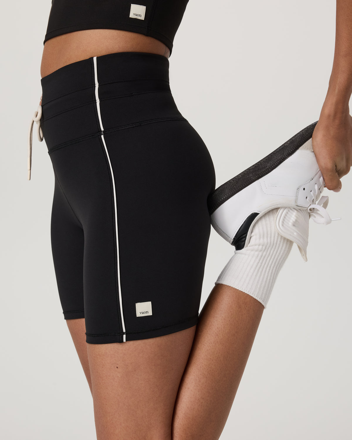 Women Vuori Daily Piped Short 5" Women's Black Shorts