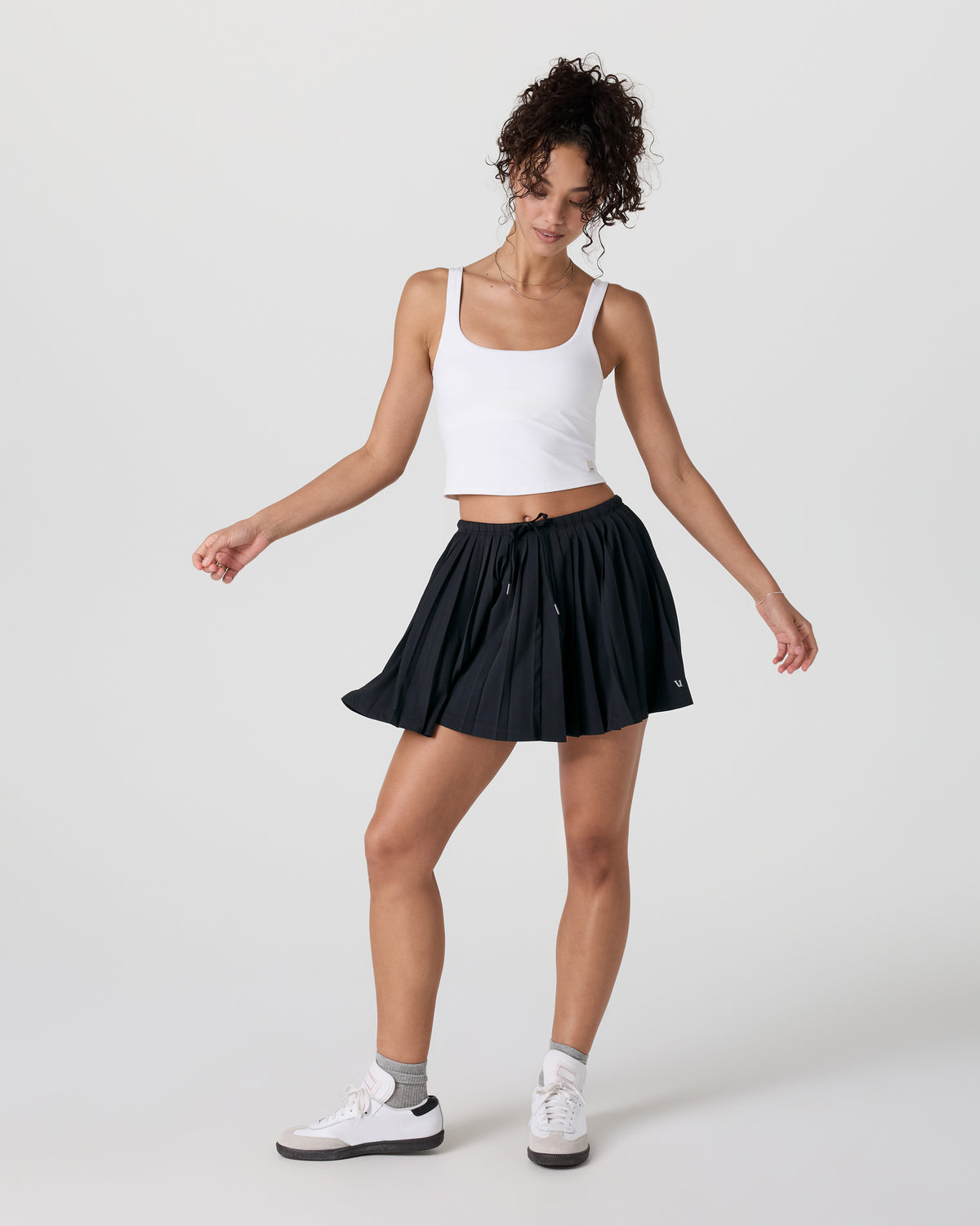 Women Vuori Clementine Pleated Skirt 15" Black