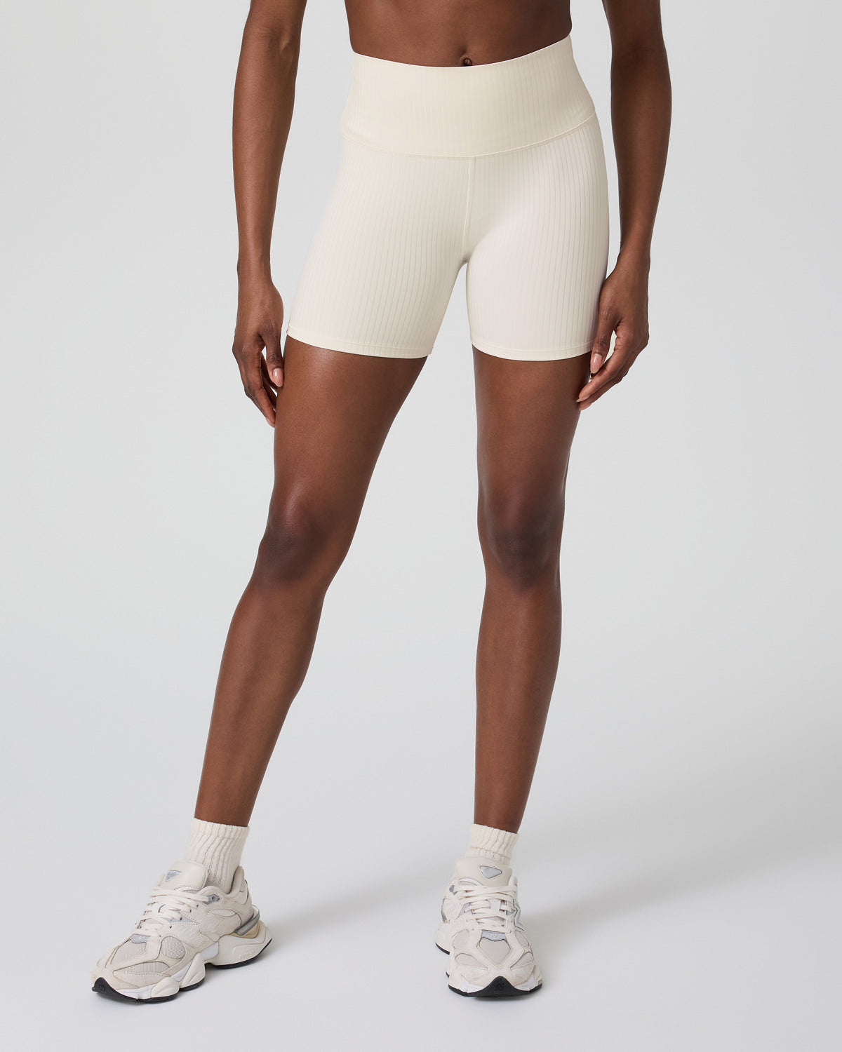 Women Vuori Inversion Rib Short Marshmallow