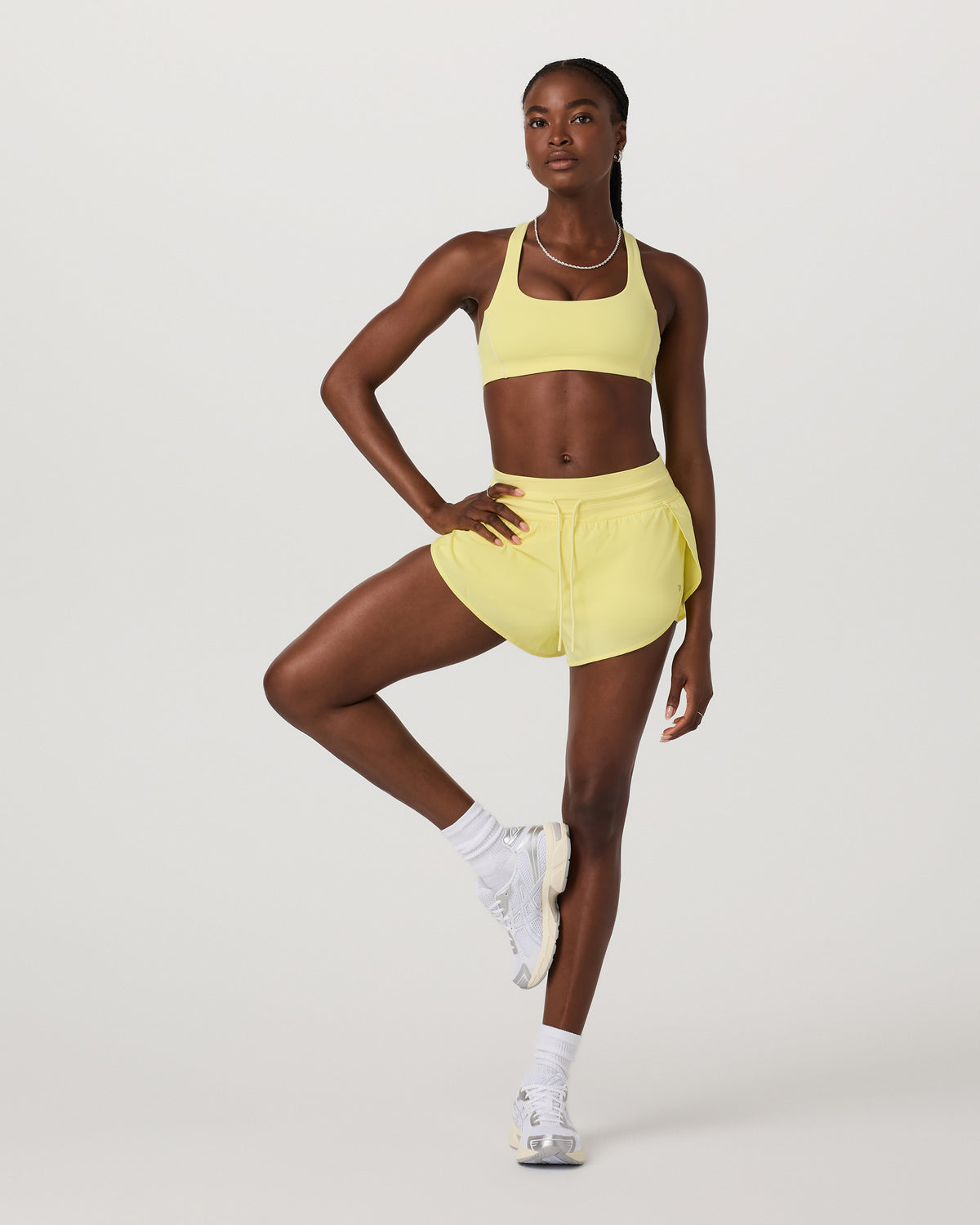 Women Vuori Daily Speed Short 2.5" Women's Sunlight Fitness Shorts