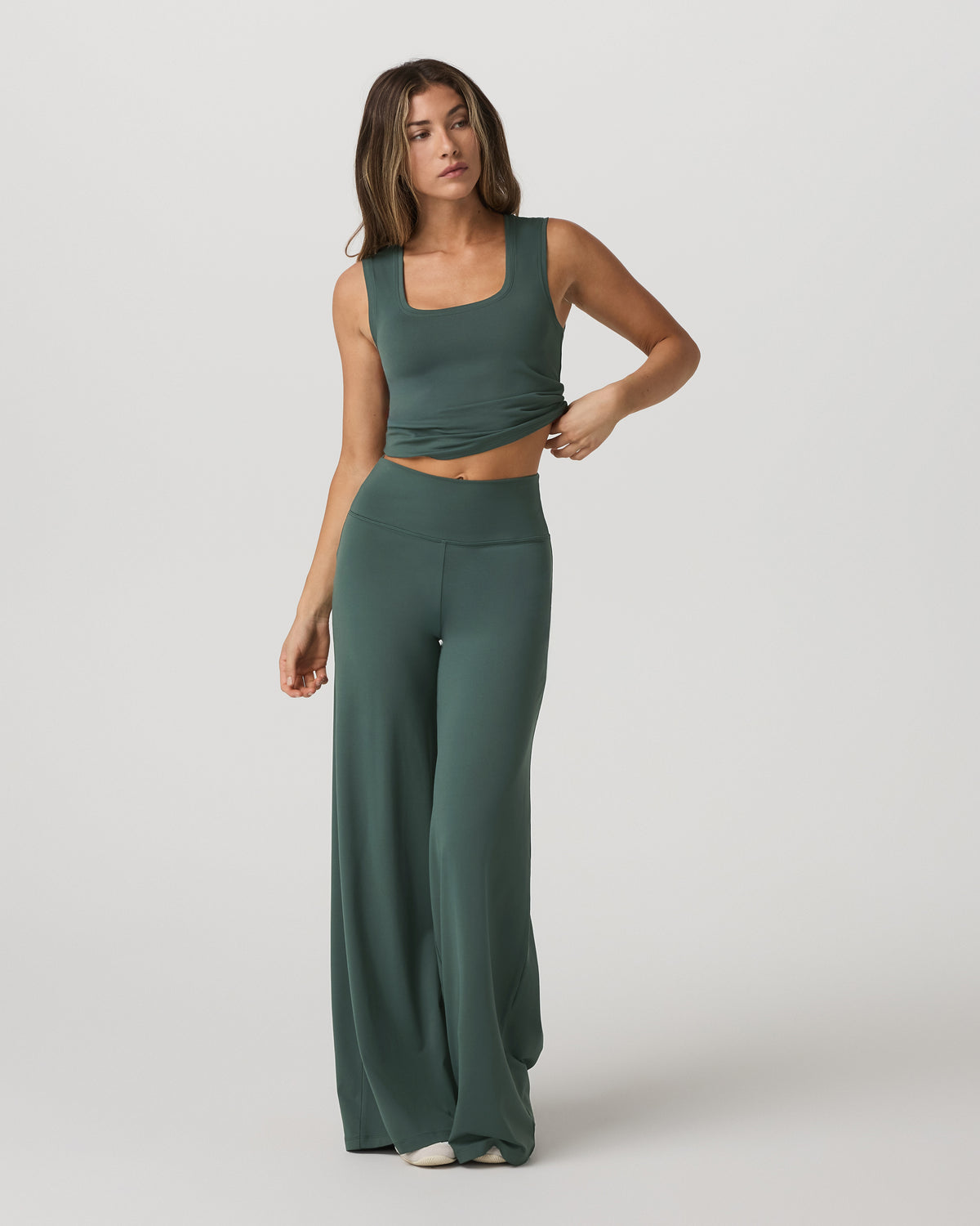 Women|New Vuori Halo Essential Scoop Tank Women's Agate Green Tank Top