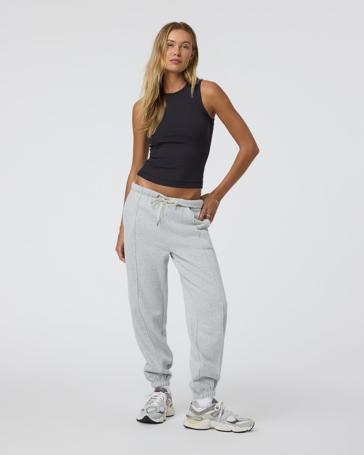 Women Vuori Pose Modern Tank Black