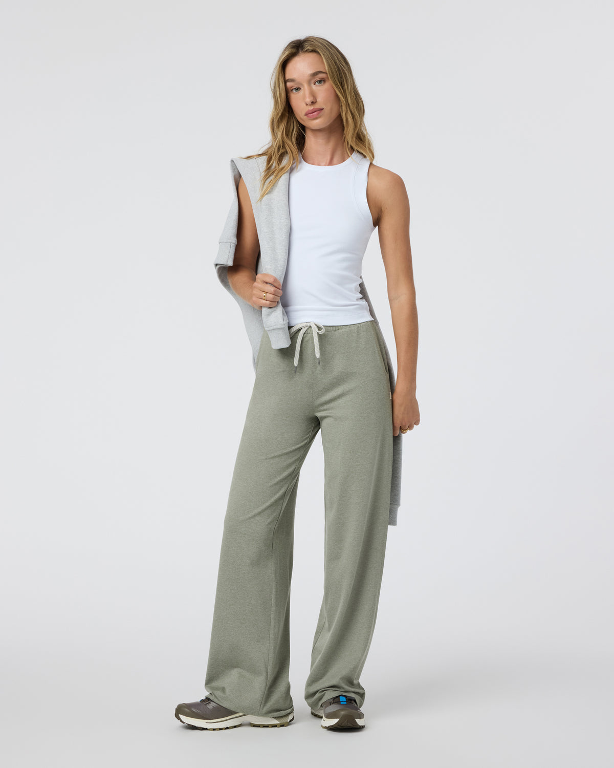 Women Vuori Pose Modern Tank White