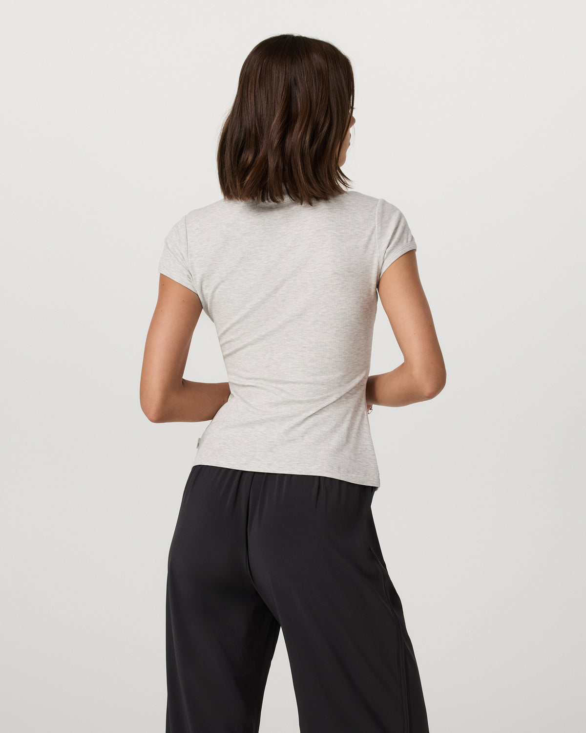 Women Vuori Women's Short Sleeve Pose Button Up White Heather Grey