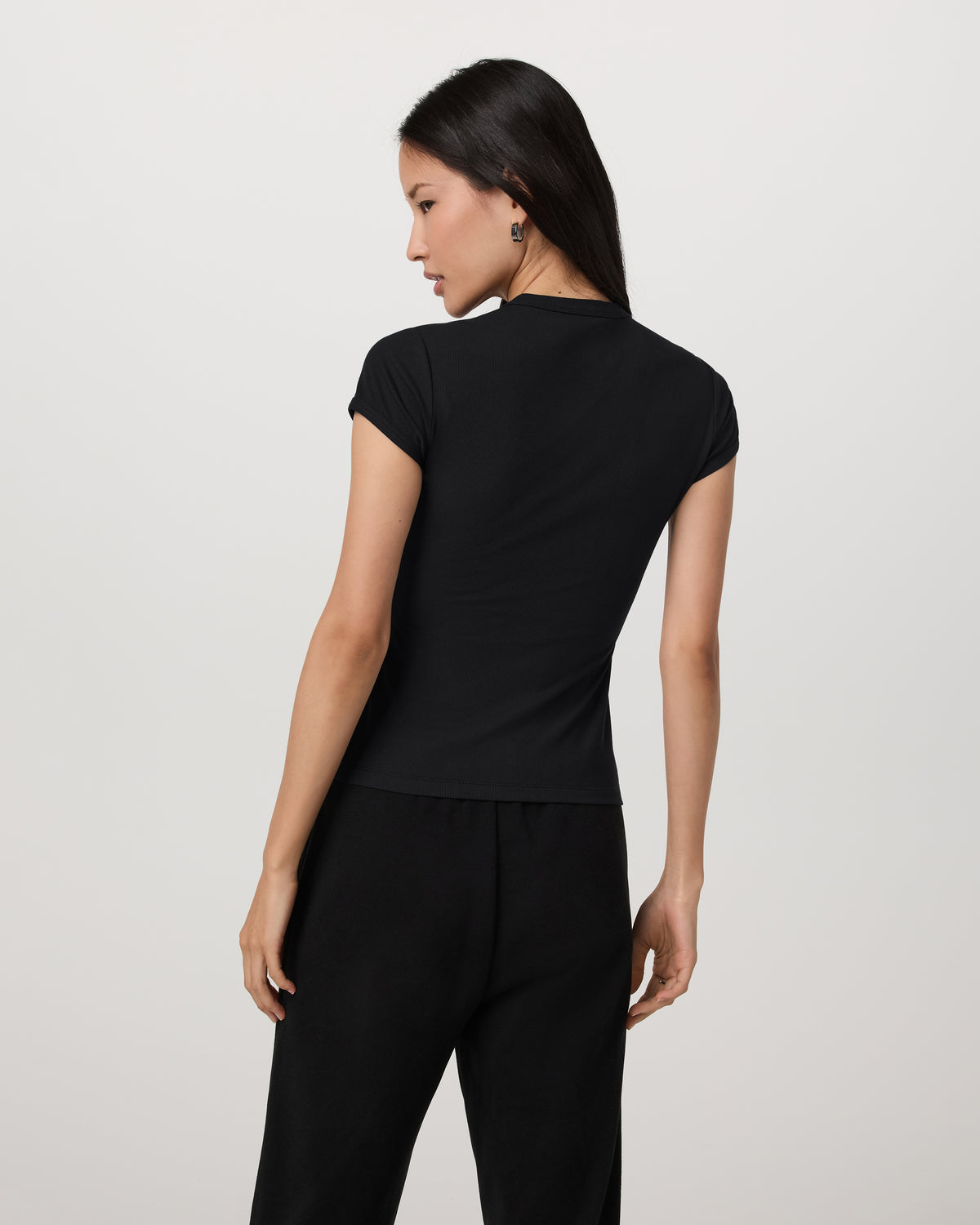 Women Vuori Short Sleeve Pose Button Up Women's Black Crewneck| Vuori