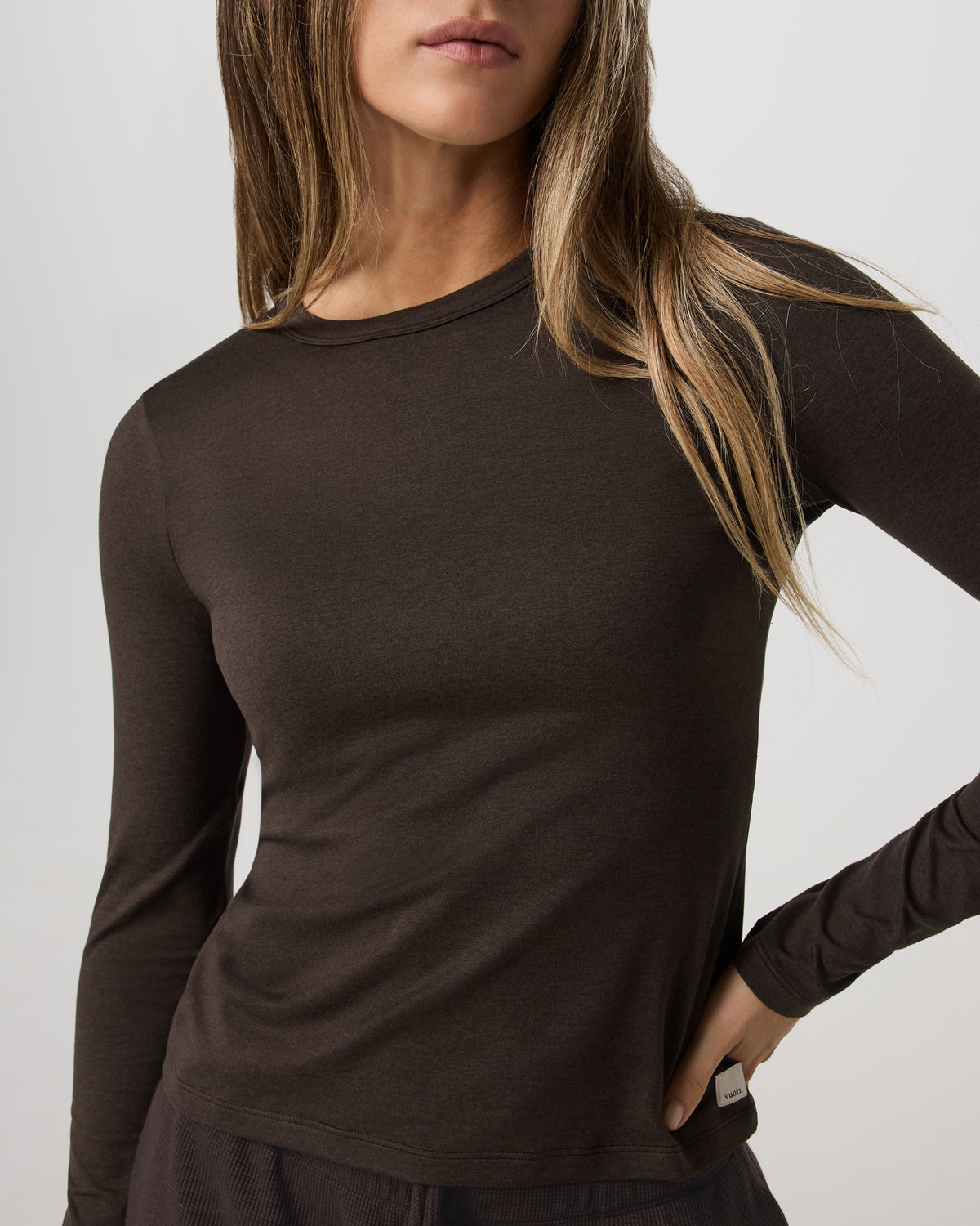 Women Vuori Long Sleeve Halo Essential Crew Tee Dark Java Heather