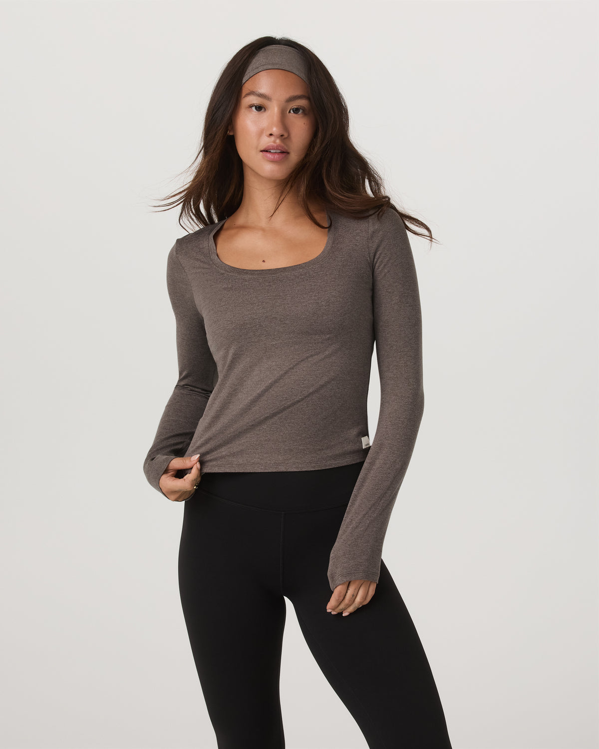 Women Vuori Women's Long Sleeve Halo Essential Scoop Chia Heather
