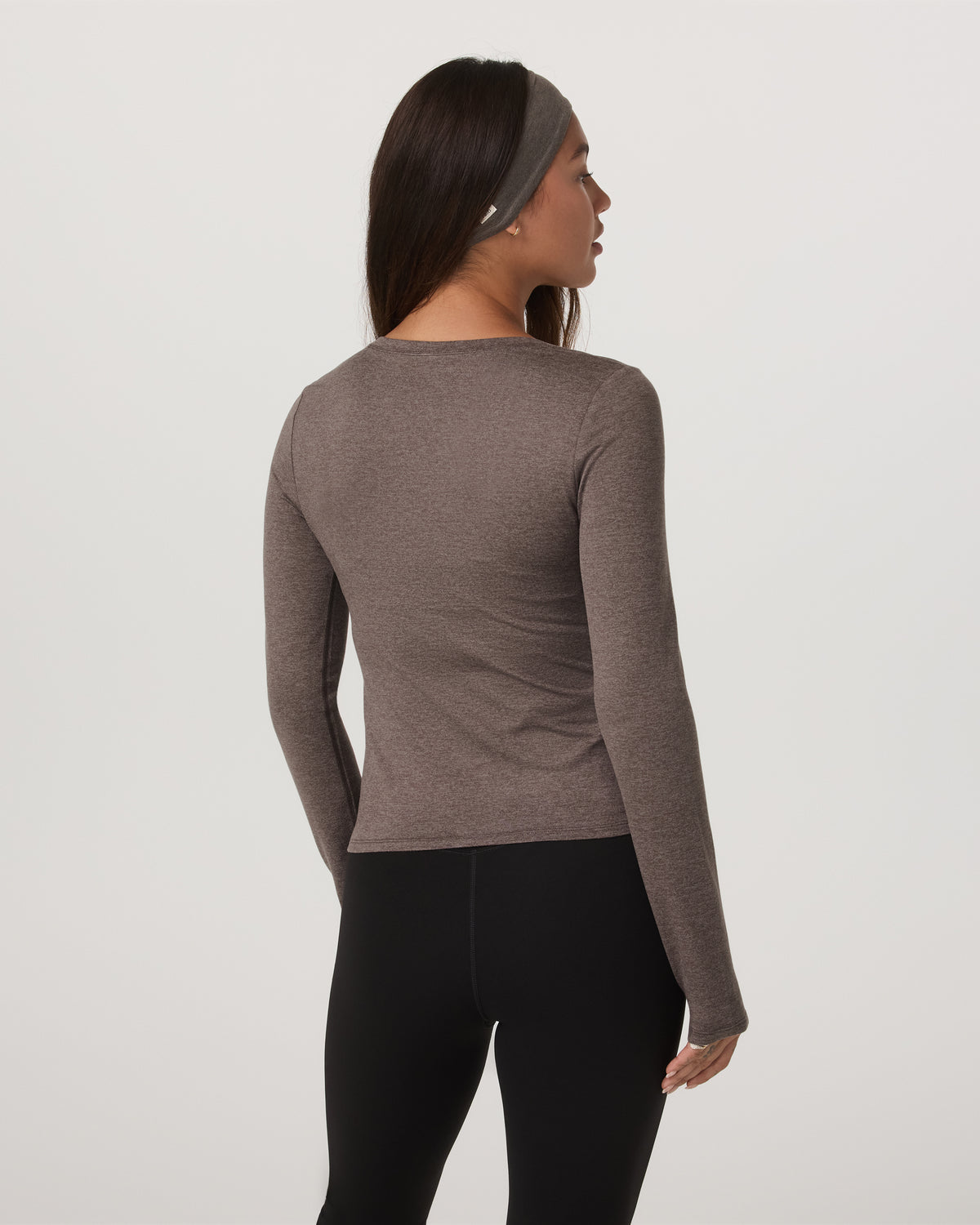 Women Vuori Women's Long Sleeve Halo Essential Scoop Chia Heather