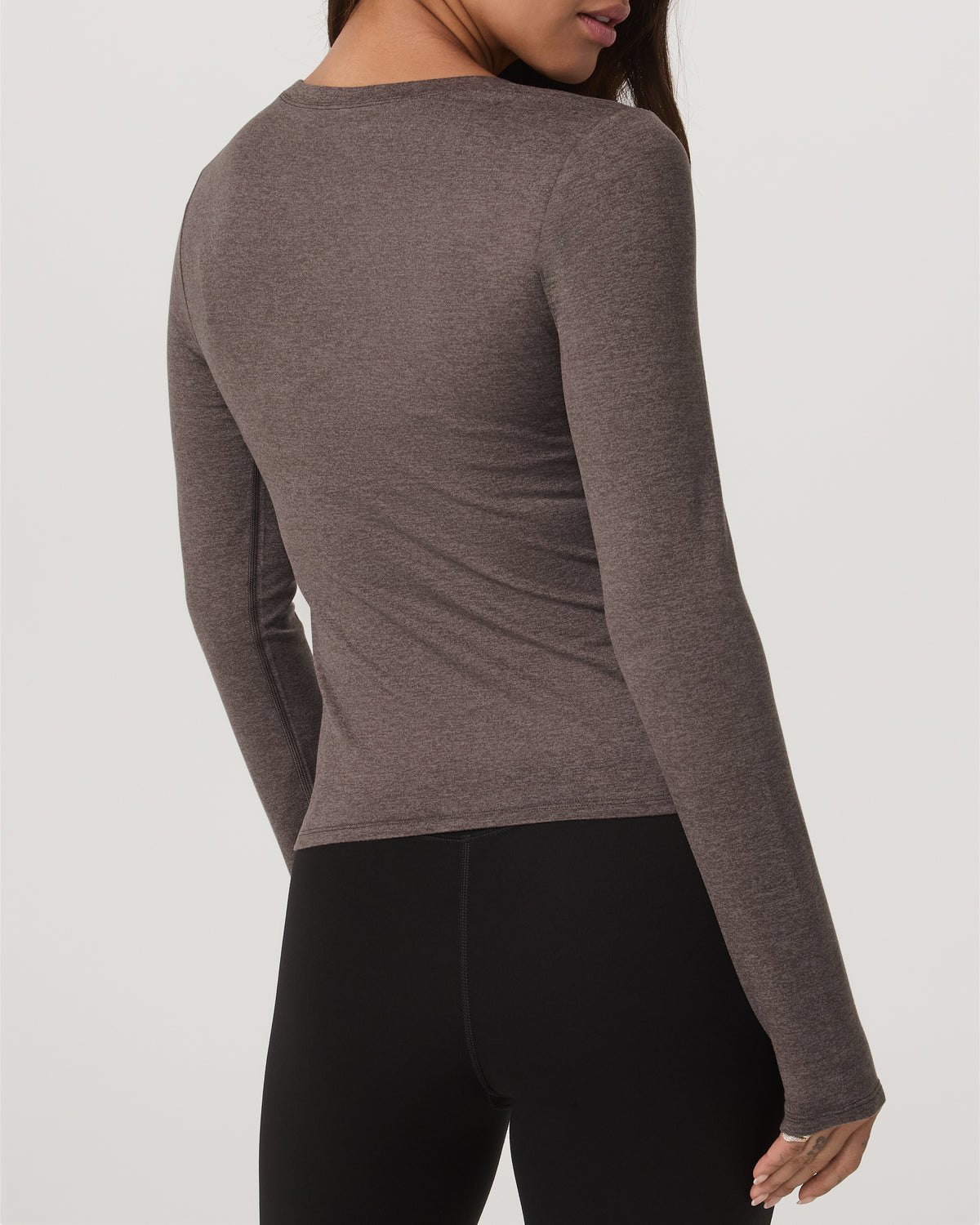 Women Vuori Women's Long Sleeve Halo Essential Scoop Chia Heather