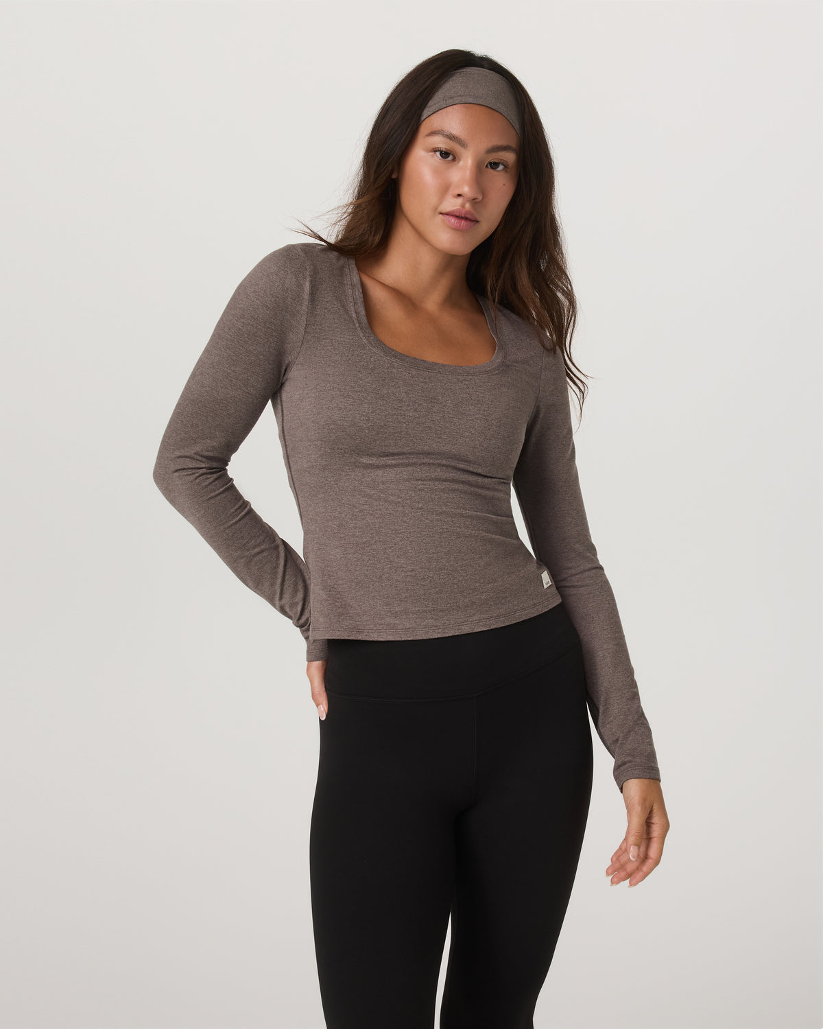 Women Vuori Women's Long Sleeve Halo Essential Scoop Chia Heather