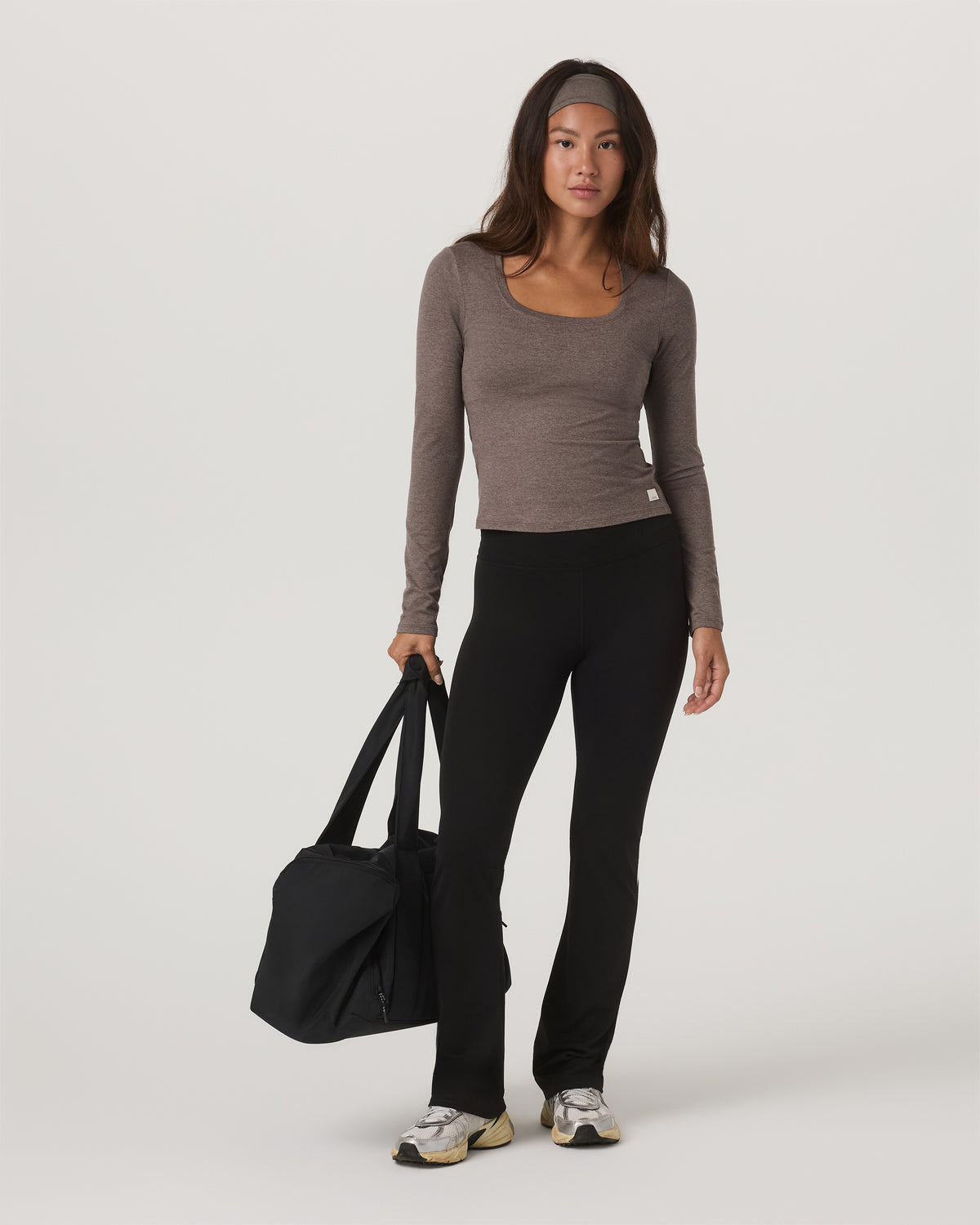 Women Vuori Women's Long Sleeve Halo Essential Scoop Chia Heather