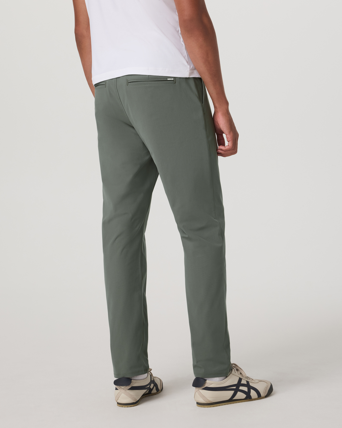 Men Vuori Meta Trouser Classic Fit 30" Men's Light Oregano Pants