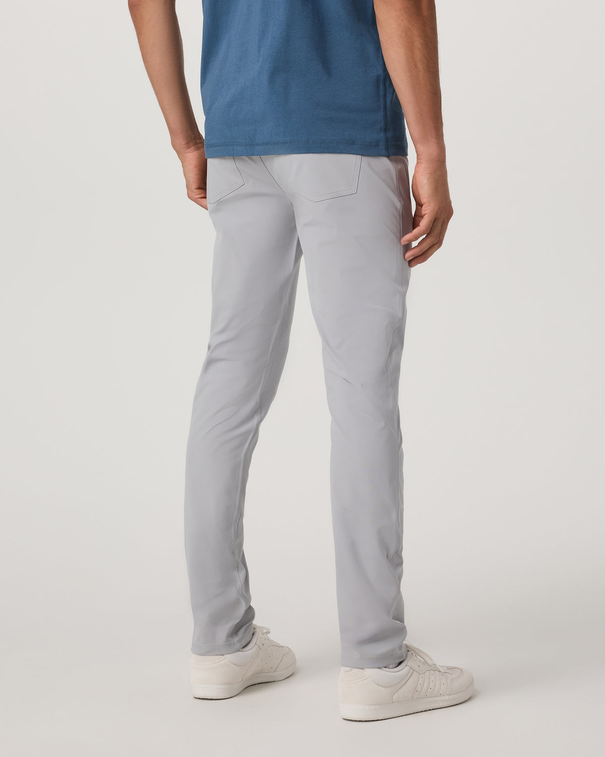 Men Vuori Meta Pant Athletic Slim Fit 32" Sea Fog 5-Pocket Pants