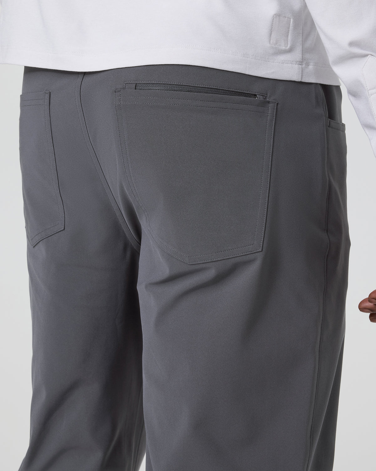 Men Vuori Meta Pant Classic Fit 30" Charcoal