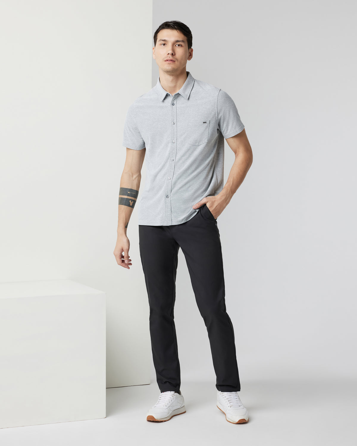 Men Vuori Cascade Tech Chino Pant 32" Men's Black Chinos