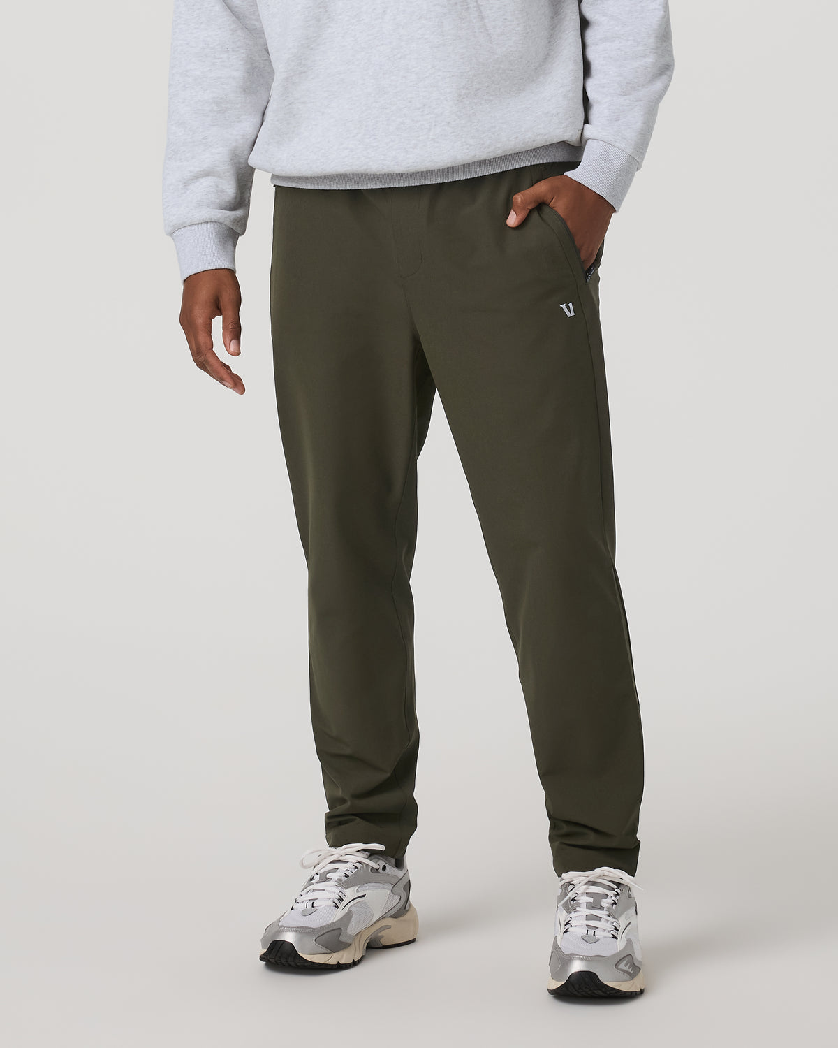 Men Vuori Train Tech HD Pant Classic 29" Men's Olive Pants