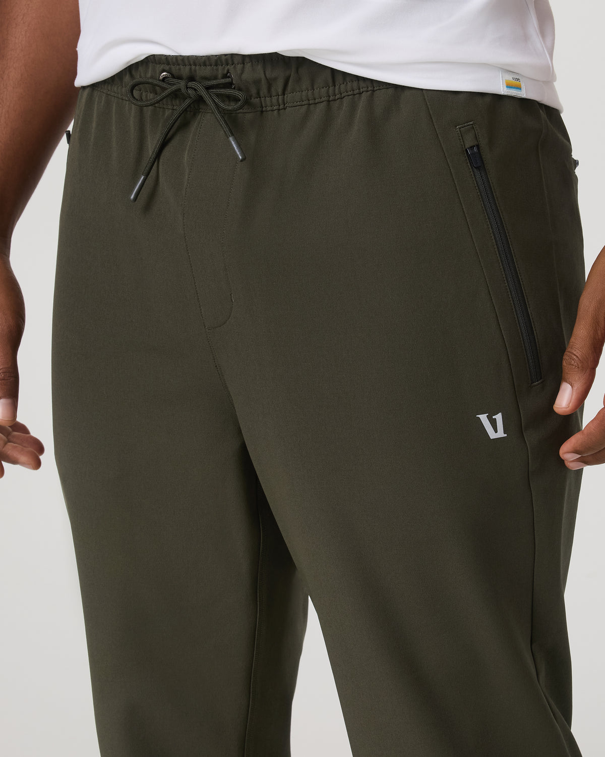 Men Vuori Train Tech HD Pant Classic 29" Men's Olive Pants