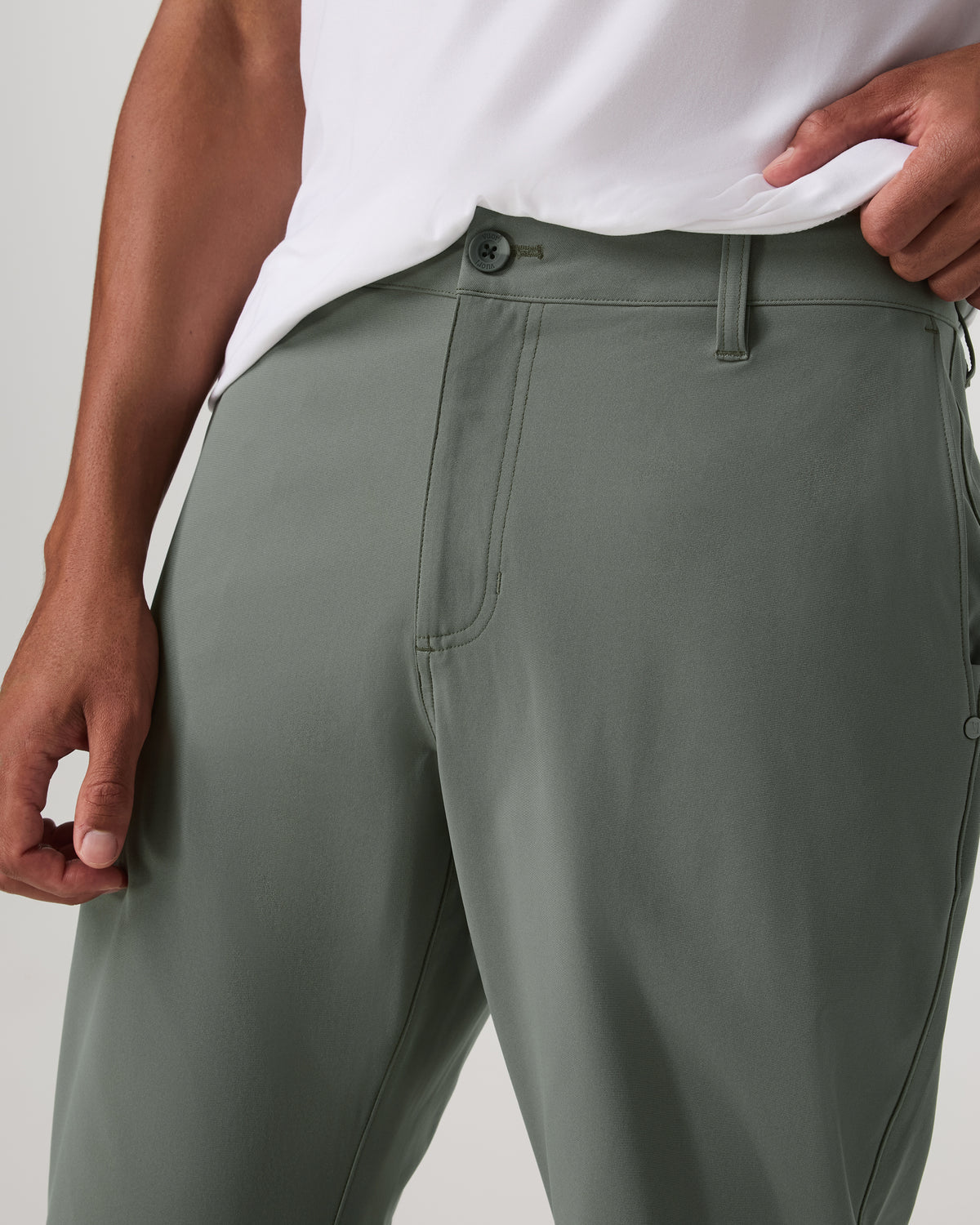 Men Vuori Meta Trouser Classic Fit 32" Men's Light Oregano Pants