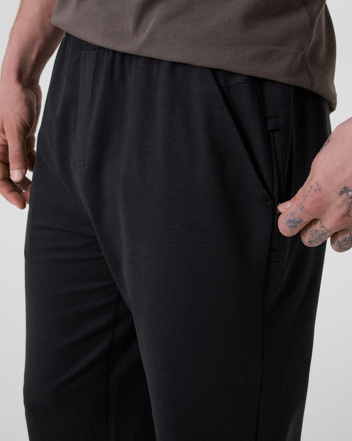 Men Vuori Coronado Performance Sweatpant Classic 28" Black Heather