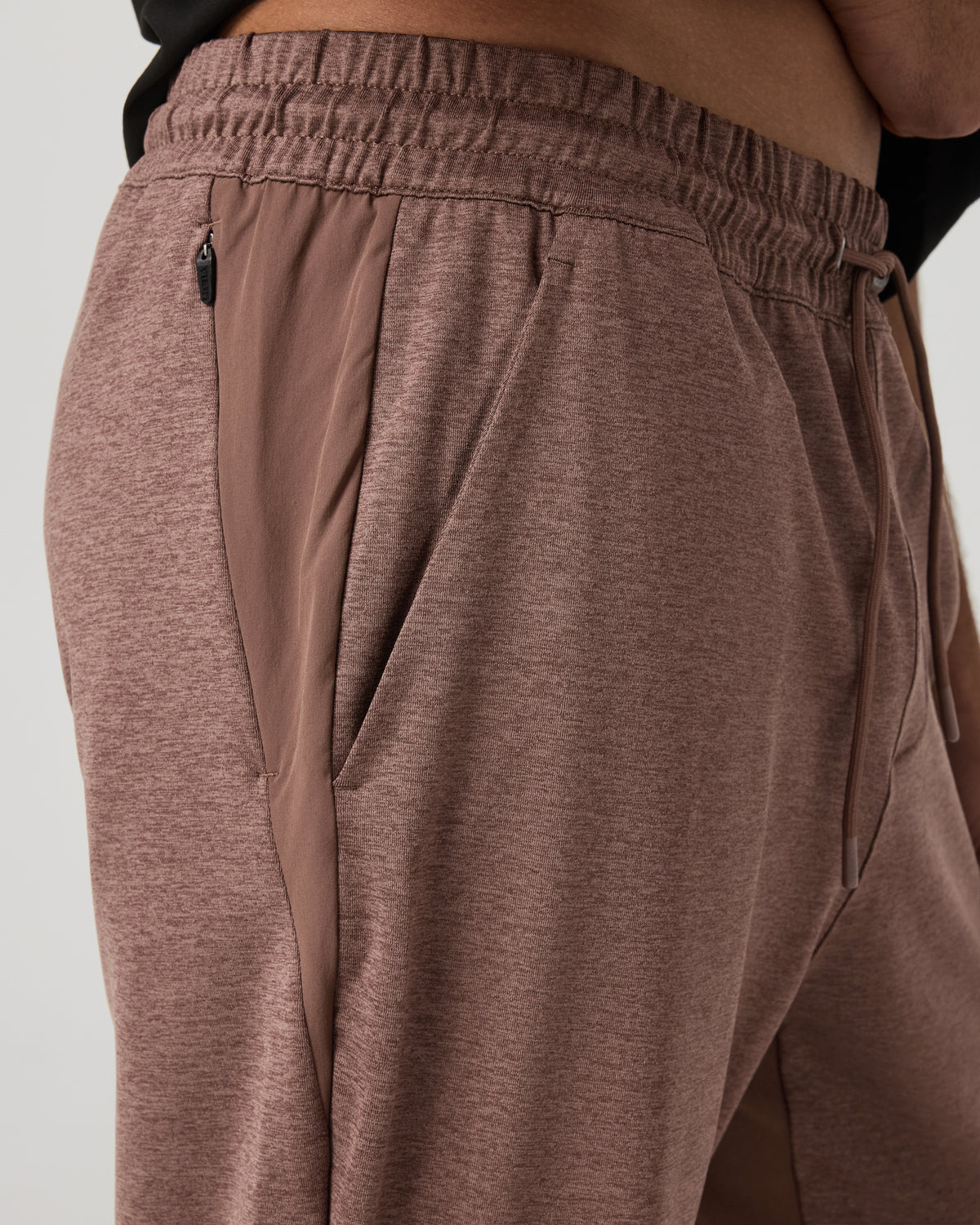 Men Vuori Men's Sunday Performance Track Pant 30" Sable Heather