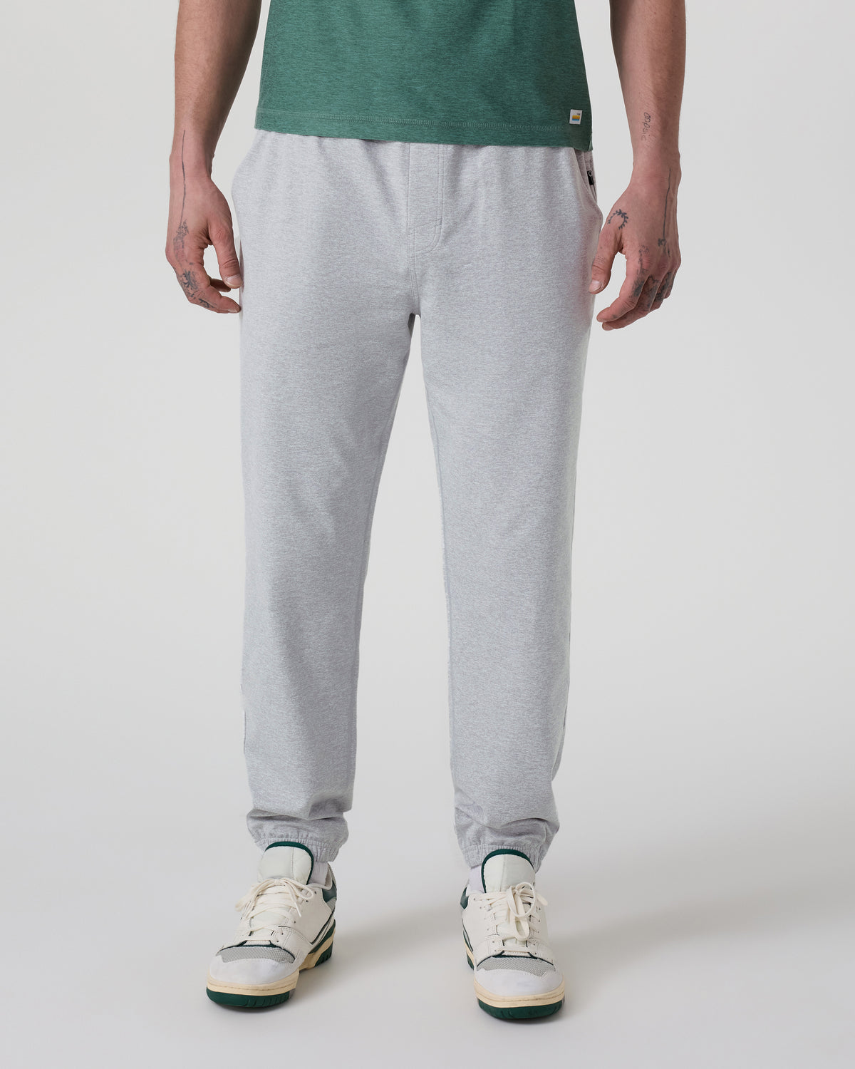 Men Vuori Coronado Performance Sweatpant Classic 28" Light Heather Grey