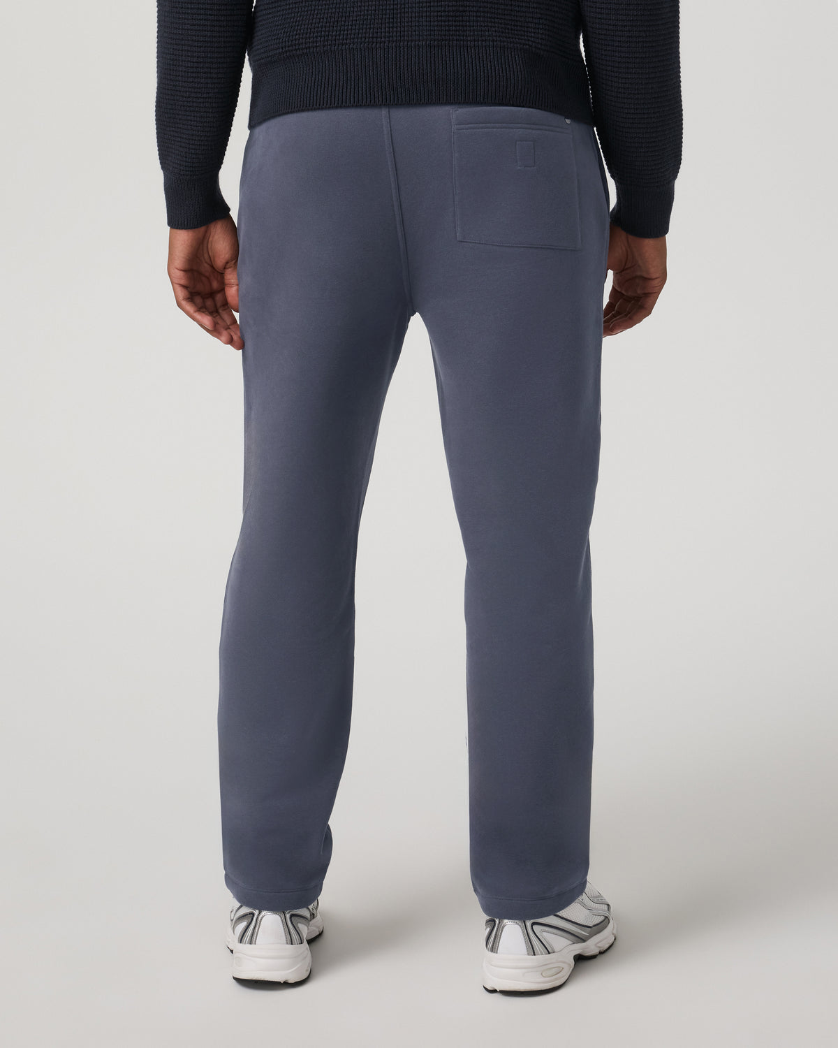 Men Vuori Men’s Seaside Straight Leg Sweatpant 30” Azure