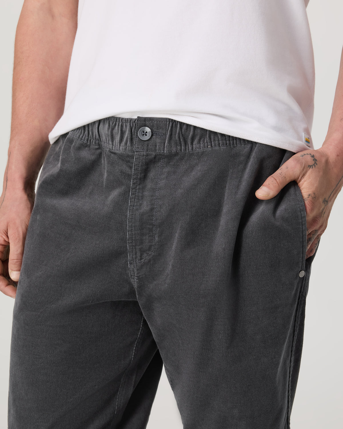 Men Vuori Men's Optimist Elastic Waist Pant Classic Fit Charcoal
