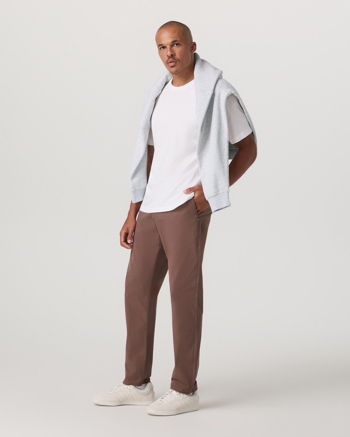 Men Vuori Meta Trouser Classic Fit 32" Men's Sable Tailored Pants