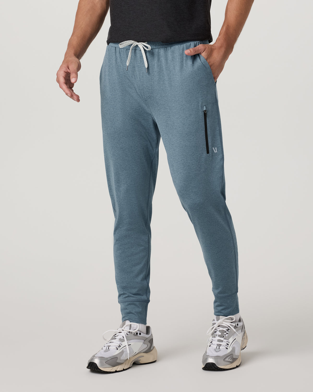 Men Vuori Men's Sunday Performance Jogger 30" Smoke Blue Heather