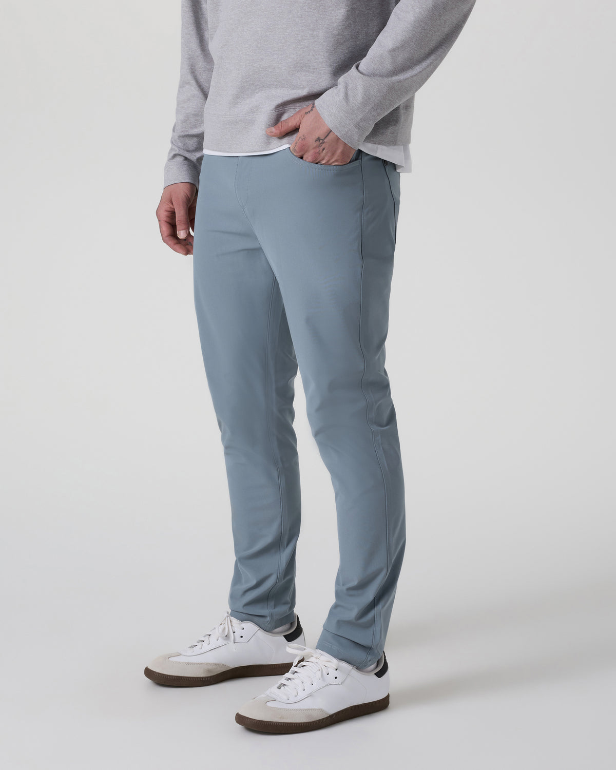 Men Vuori Meta Pant Athletic Slim 30" Dusty Blue 5-Pocket Pants