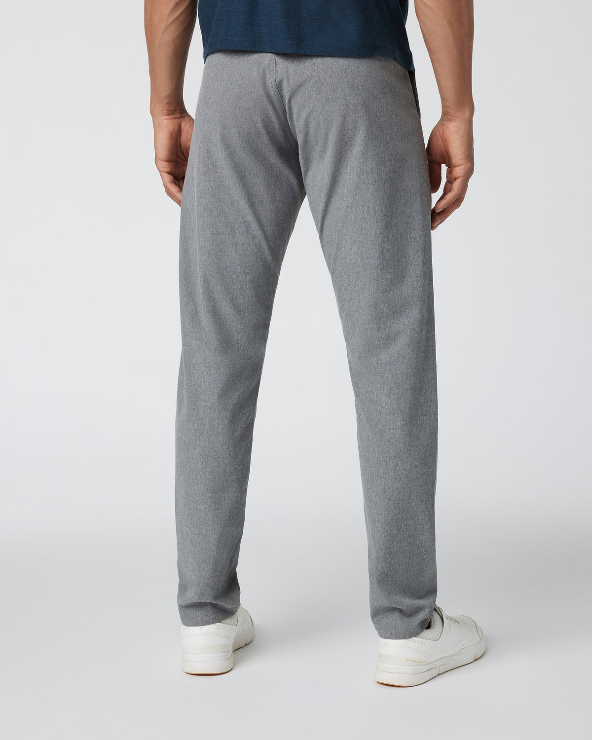 Men Vuori Aim Pant 30" Men's Concrete Golf & Travel Pants