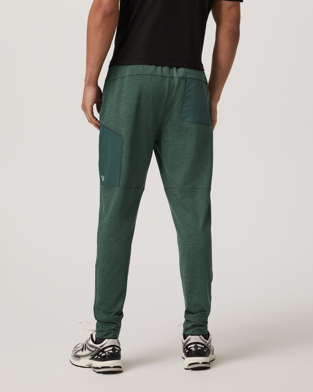 Men Vuori Men's Sunday Mixed Media Jogger 28" Agate Green Heather