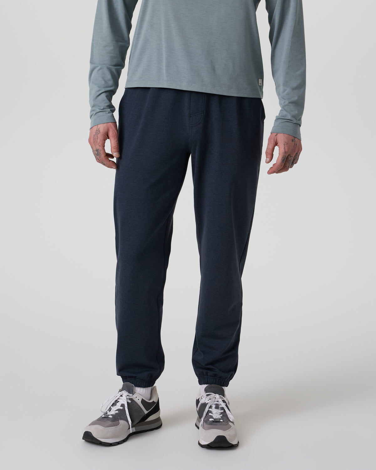 Men Vuori Coronado Performance Sweatpant Classic 30" Midnight Heather