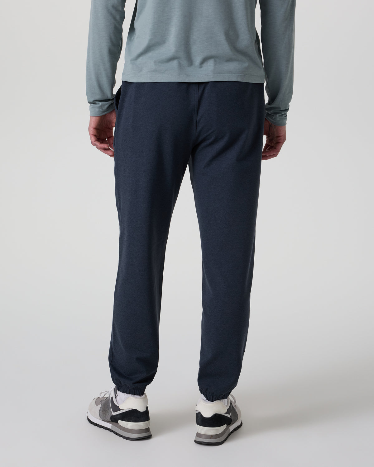 Men Vuori Coronado Performance Sweatpant Classic 30" Midnight Heather