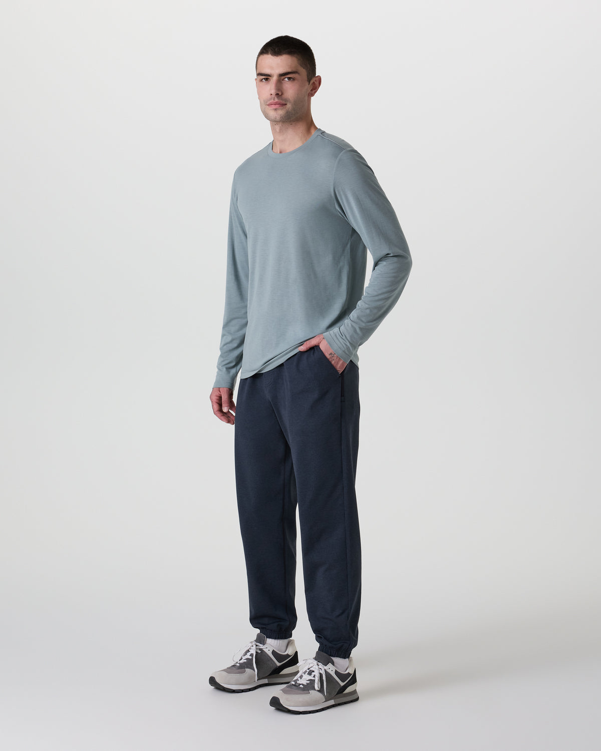 Men Vuori Coronado Performance Sweatpant Classic 30" Midnight Heather