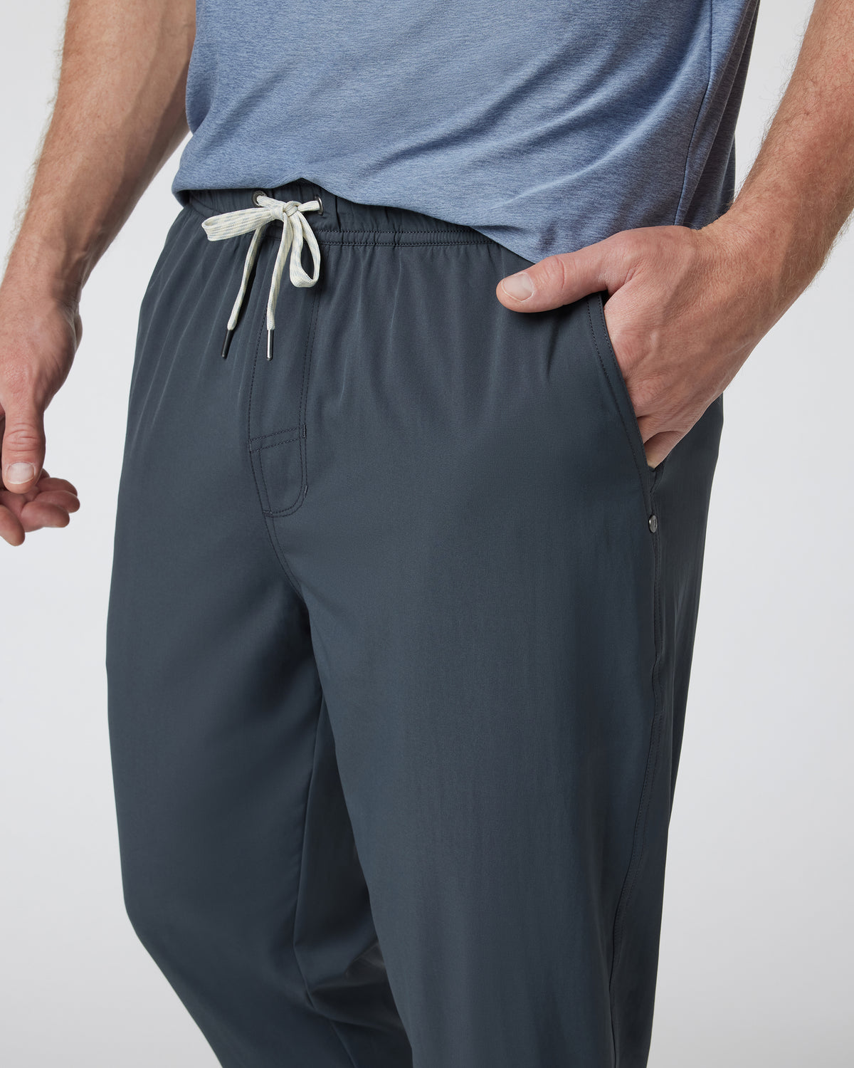 Men Vuori Kore Jogger Lined - Short Charcoal Workout Joggers