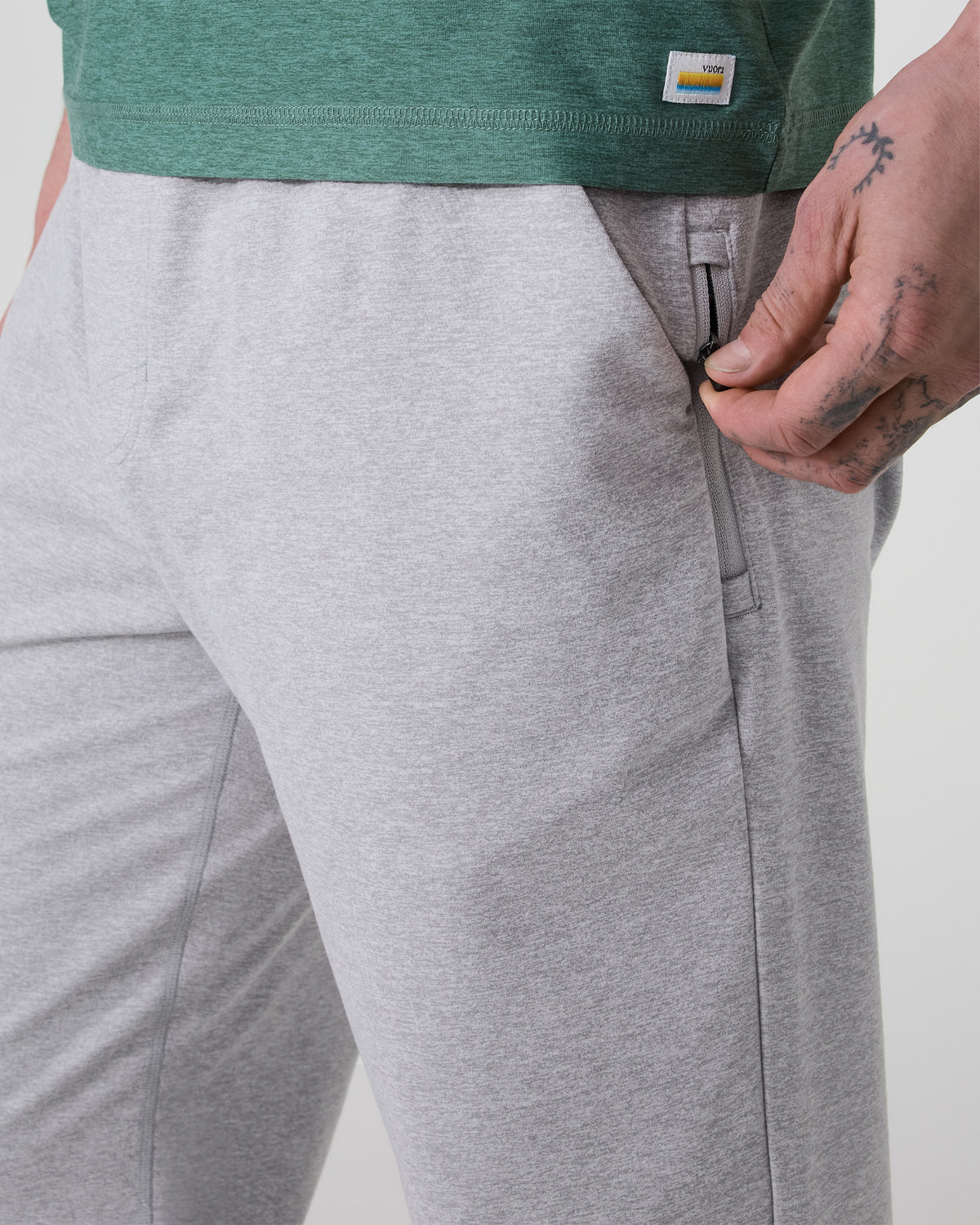 Men Vuori Coronado Performance Sweatpant Classic 30" Light Heather Grey