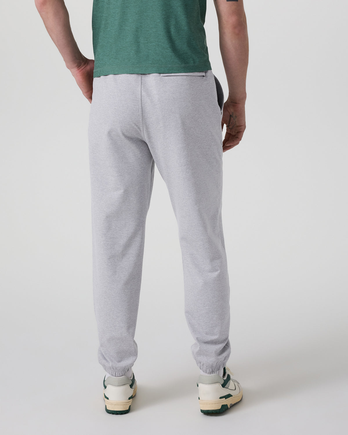 Men Vuori Coronado Performance Sweatpant Classic 30" Light Heather Grey