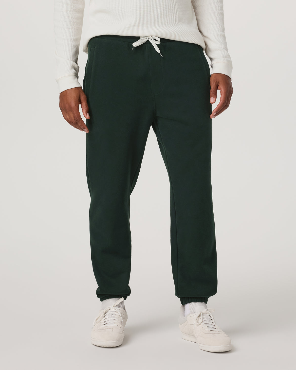 Men Vuori Seaside Sweatpant 28" Men's Relaxed Evergreen Sweatpant