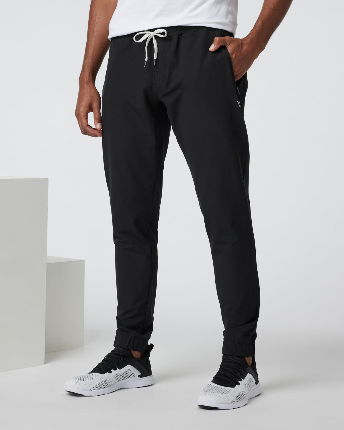Men Vuori Transit Jogger Black Technical Jogger
