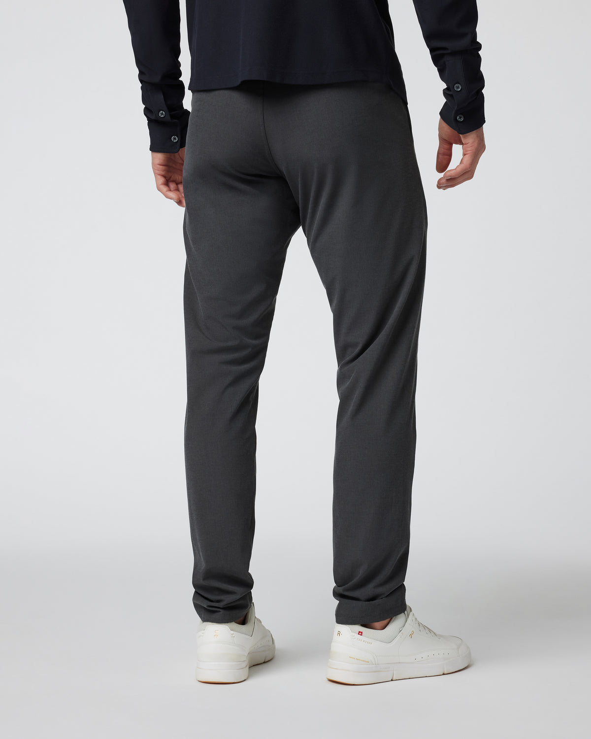 Men Vuori Aim Pant 30" Men's Charcoal Golf & Travel Pants