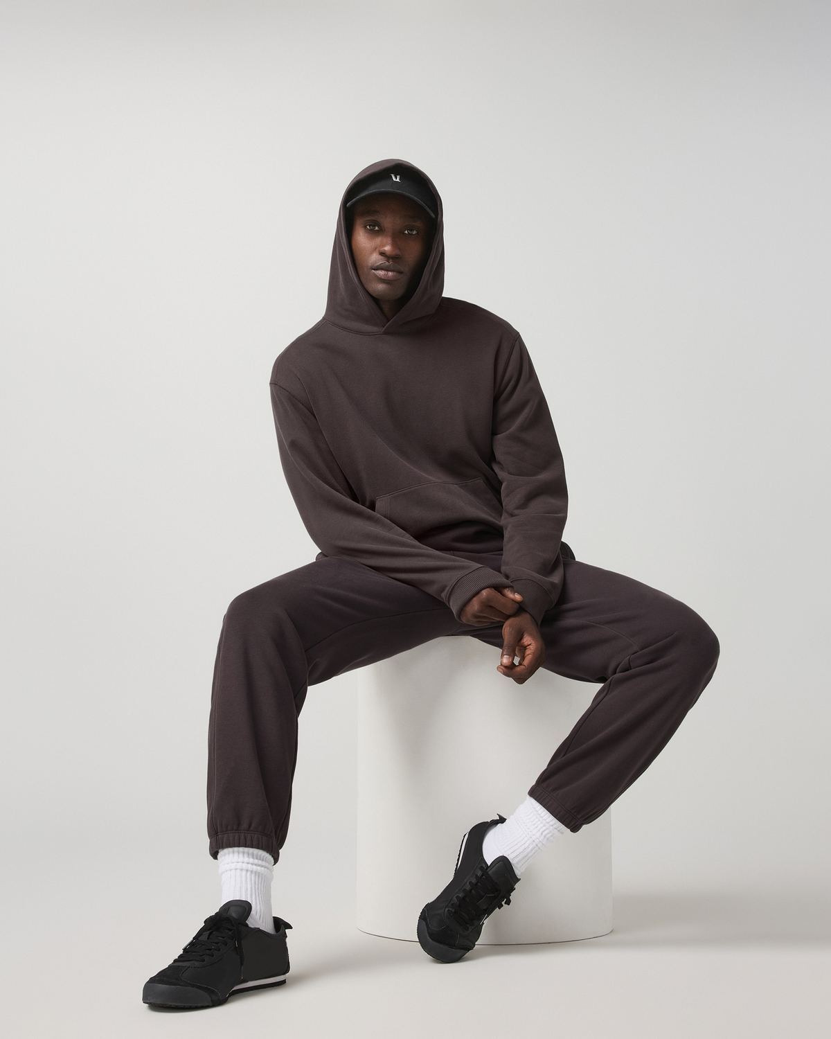 Men Vuori Cypress Vintage Jogger 28" Men's Comfy Soot Joggers