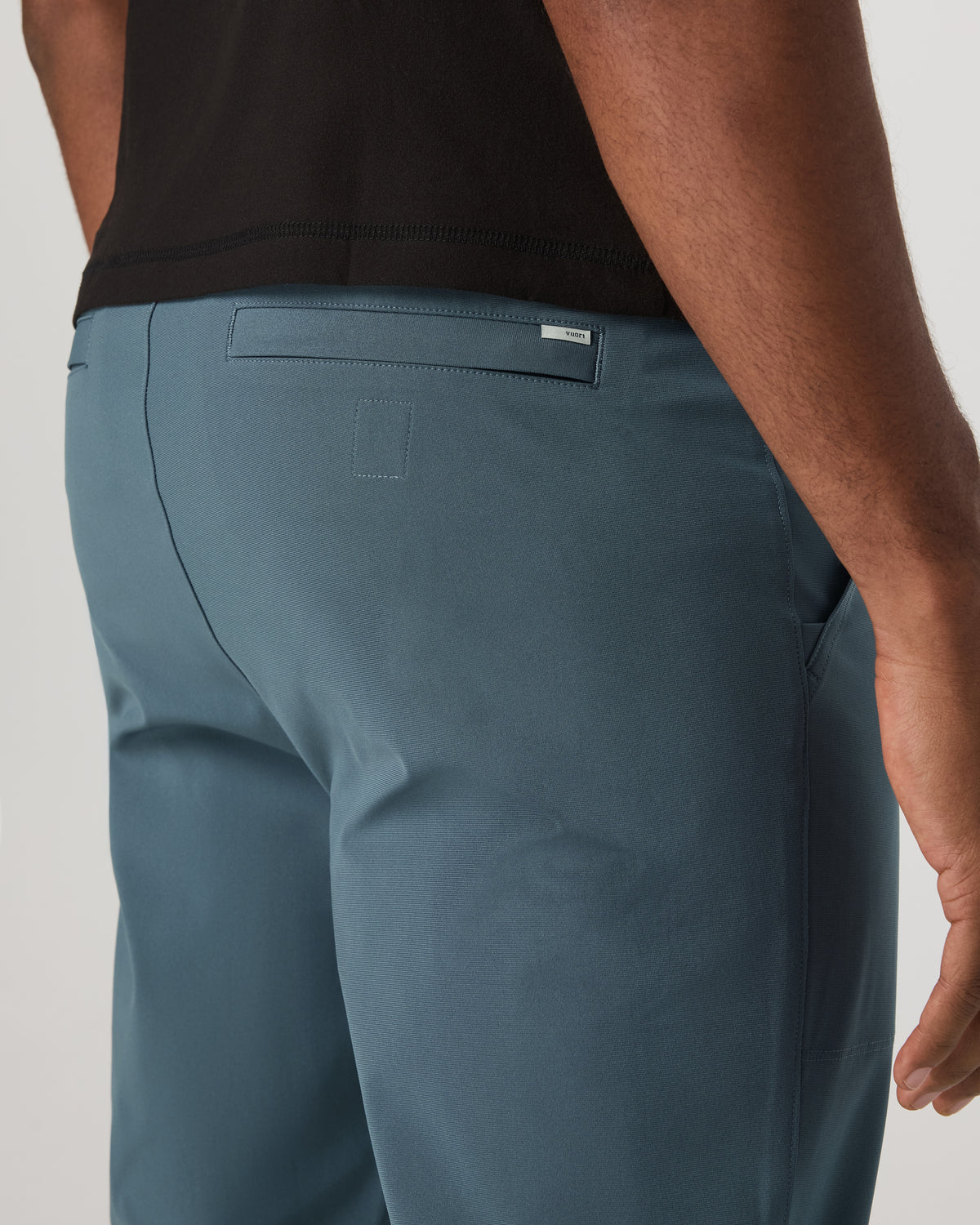 Men Vuori Meta Jogger 30" Men's Blue Sea Performance Knit Joggers