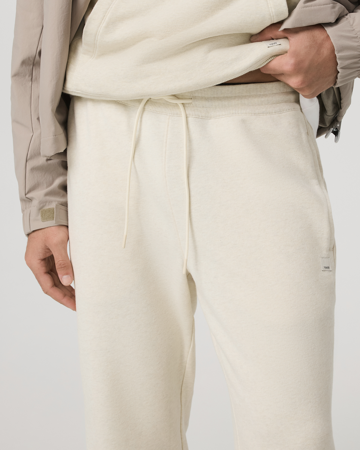Men Vuori Men's Cypress Vintage Jogger 28" Buttermilk Heather