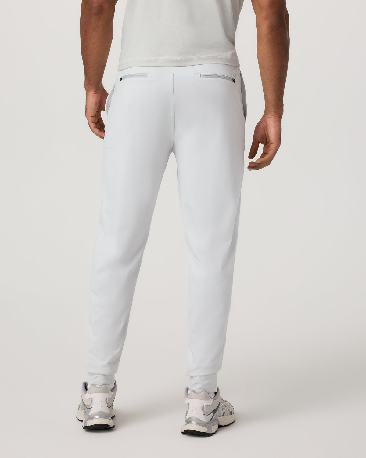 Men Vuori Sunday Performance Jogger 28" Men's Frost Grey Joggers